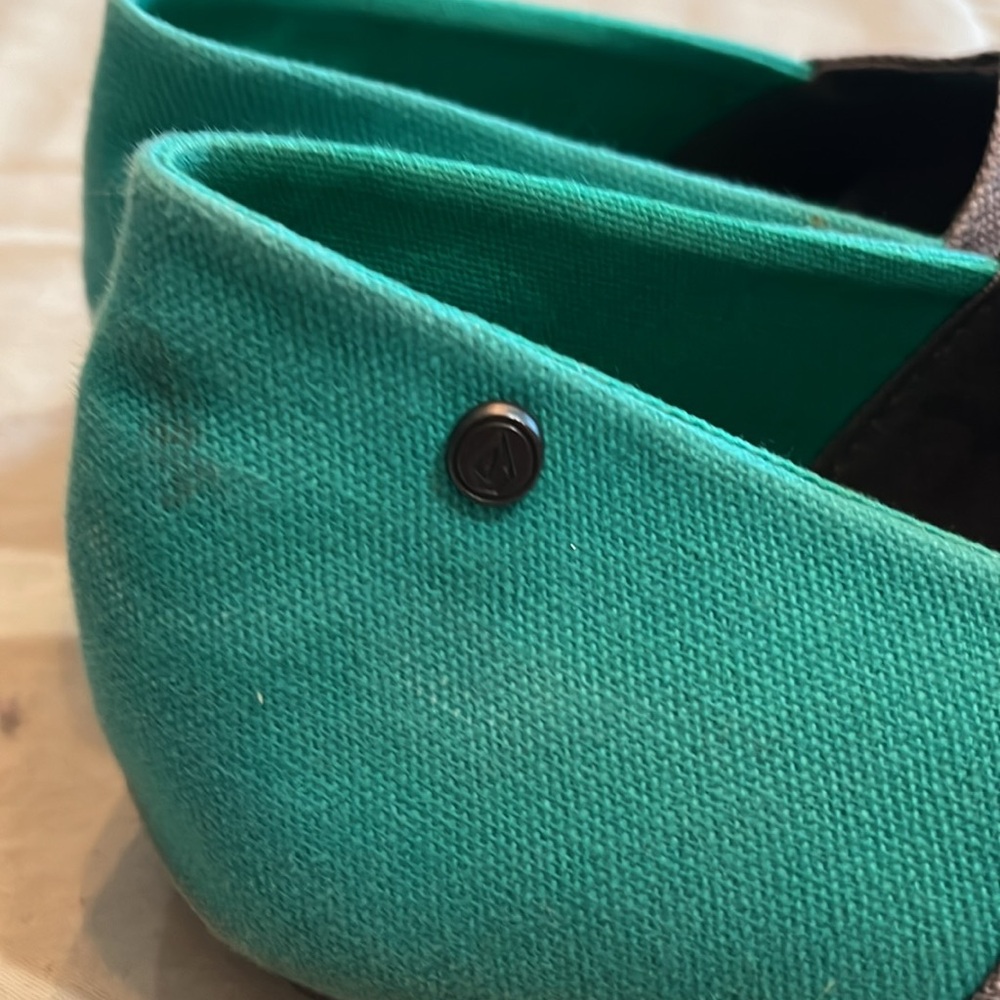 Volcom Soul Mates grey combo color with teal. Women’s size 8.5 width B medium. - Picture 8 of 15